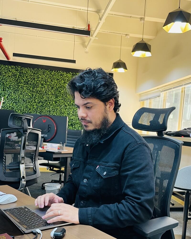 Here’s the exact LinkedIn networking hack that worked for me to land my first job in Qatar👇